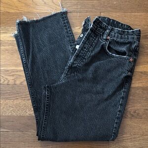 🎉Host Pick🎉!!! Zara button fly frayed hem straight jeans. Black wash. Size 26.
